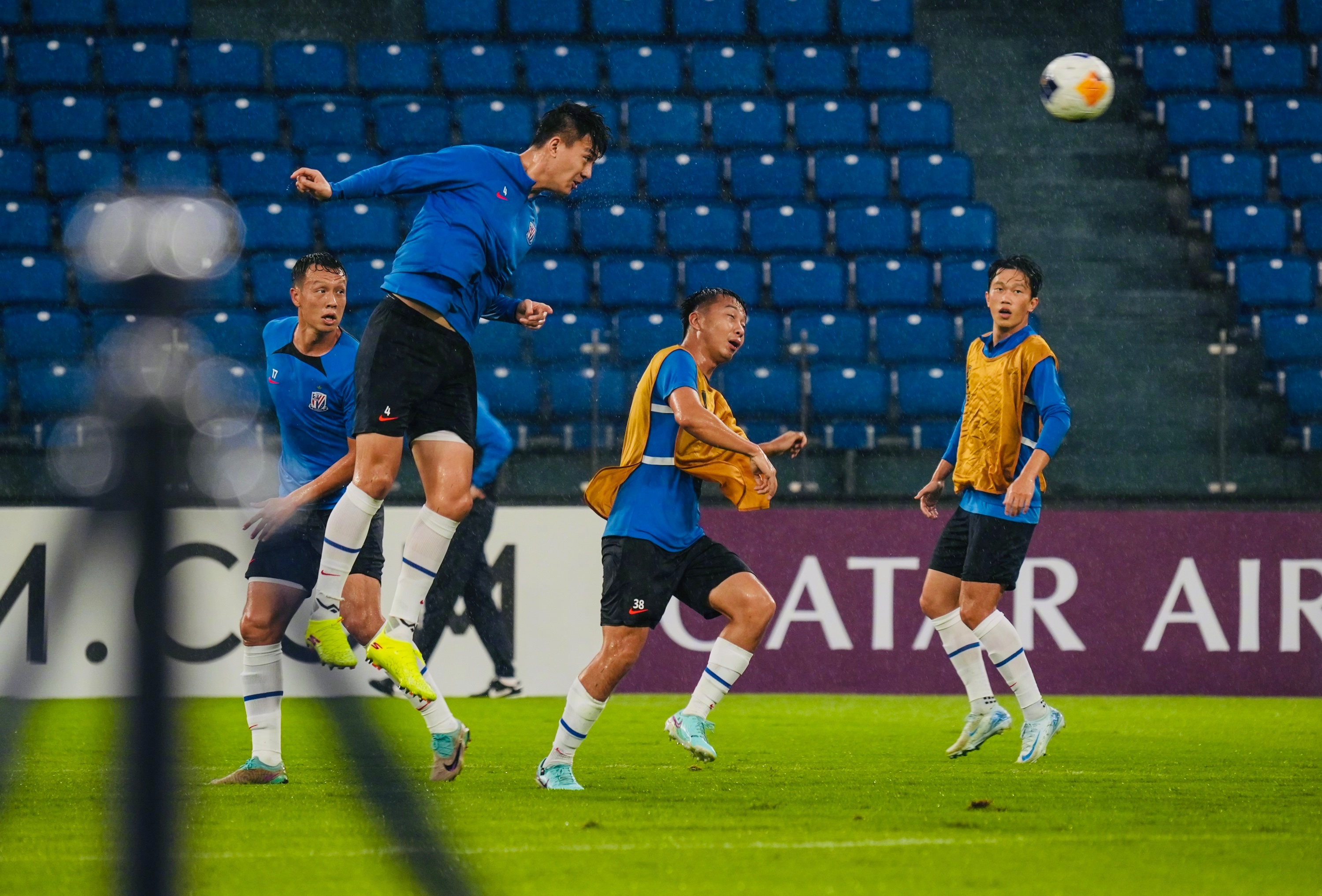 乐动体育官方网站-上海申花迎法甲关键赛；赛前强势反弹；气氛紧张；赛季目标并未改变的简单介绍