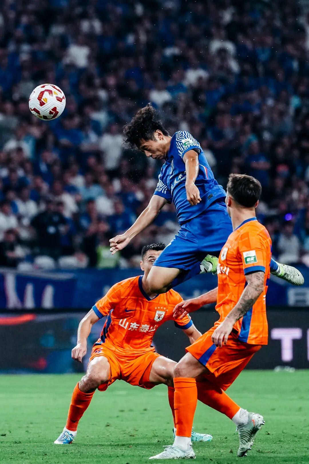 乐动体育官方网站-关于转折点武汉三镇临场应变，中超集结日攻防权衡，话题不断，身体对抗强度拉满的信息