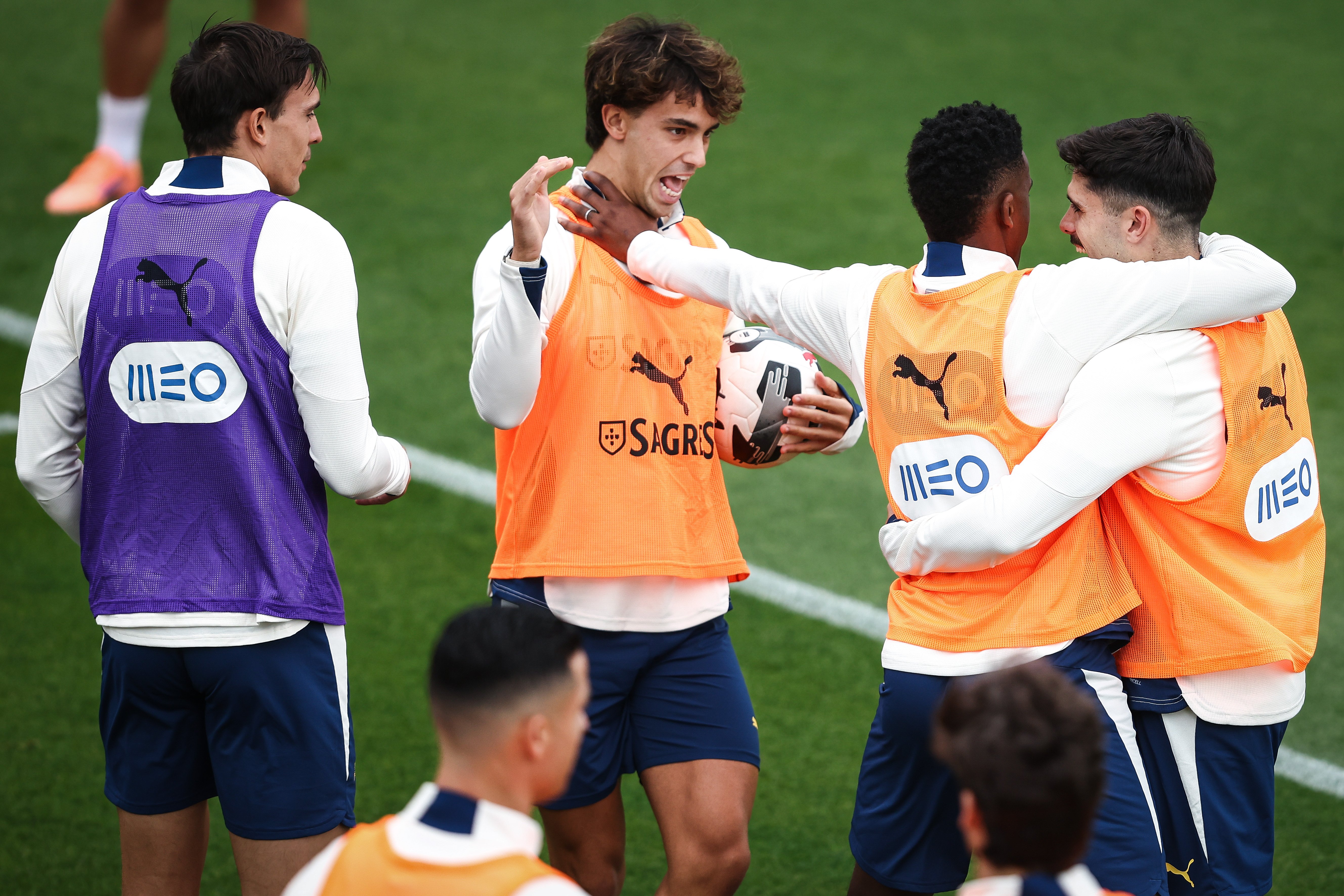 包含葡萄牙体育迎欧冠关键赛；关键时刻外线爆发；媒体盛赞；训练强度明显提升的词条